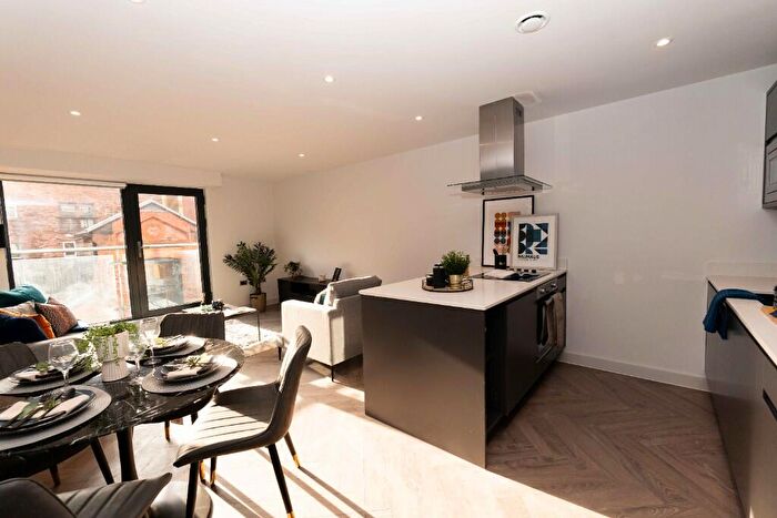 2 Bedroom Apartment To Rent In Duke Street, Liverpool, Merseyside, L1