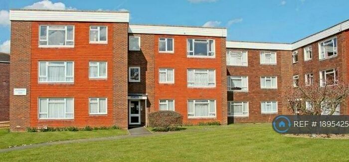 2 Bedroom Flat To Rent In Wolstonbury Court, Burgess Hill, RH15