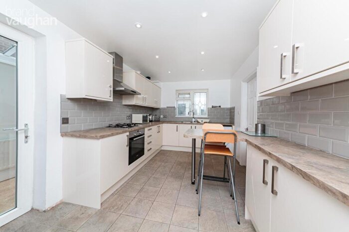 5 Bedroom Semi Detached House To Rent In Staplefield Drive, Bevendean, Brighton, BN2