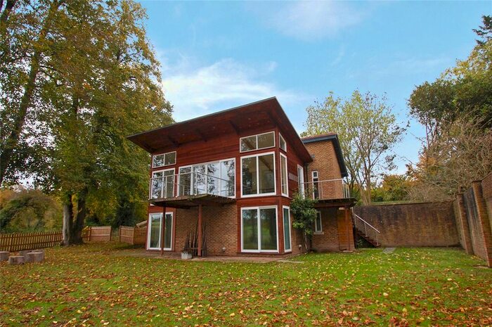 3 Bedroom Detached House To Rent In Amersham Road, Chalfont St. Giles, Buckinghamshire HP8