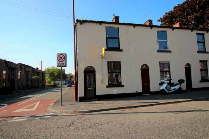 2 Bedroom End Of Terrace House To Rent In Astley Street, Dukinfield, SK16