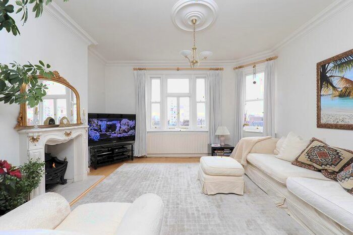 2 Bedroom Detached House To Rent In Prince Of Wales Drive, London, SW11