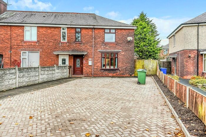 3 Bedroom Semi-Detached House To Rent In Thicknesse Avenue, Wigan, Greater Manchester, WN6