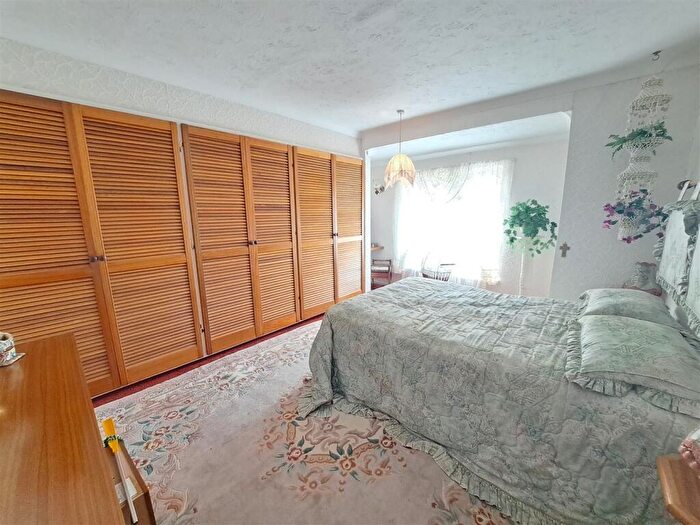 3 Bedroom End Of Terrace House For Sale In Cranleigh Road, Portchester, PO16
