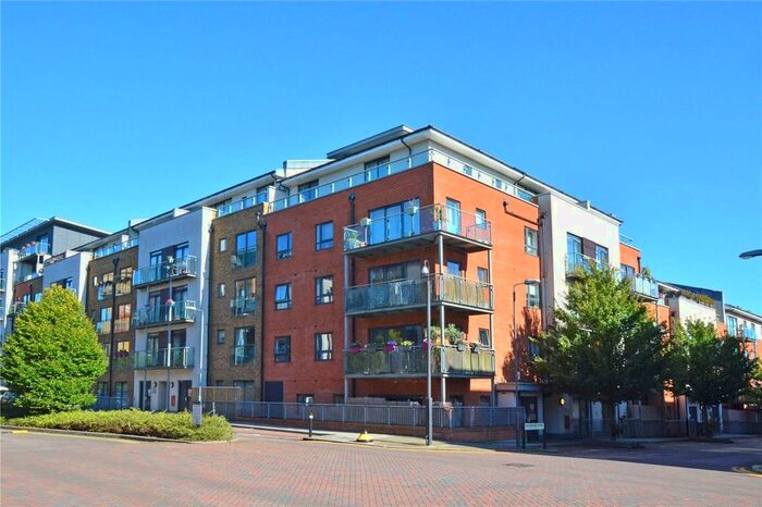2 Bedroom Flat To Rent In Rosse Gardens, Desvignes Drive, Hither Green, London, SE13
