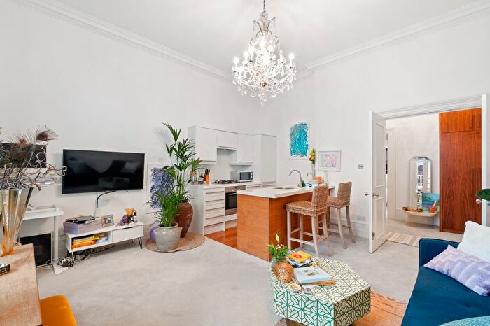 1 Bedroom Flat To Rent In Queens Gate Terrace, South Kensington, SW7