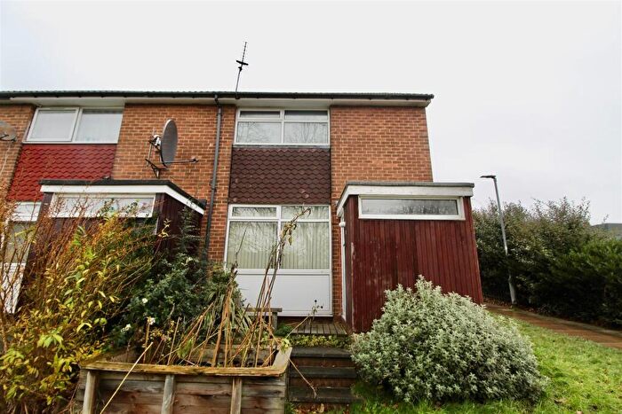 2 Bedroom End Of Terrace House For Sale In Sandford Road, Leeds, LS5