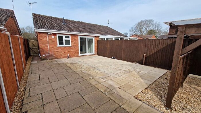 2 Bedroom Bungalow To Rent In Burchs Close, Taunton, TA1