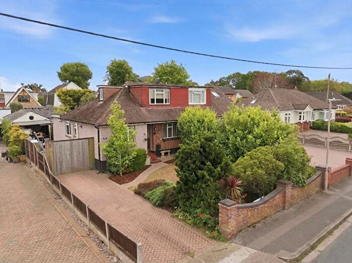 3 Bedroom Semi-Detached Bungalow For Sale In Badger Hall Avenue, Benfleet, SS7