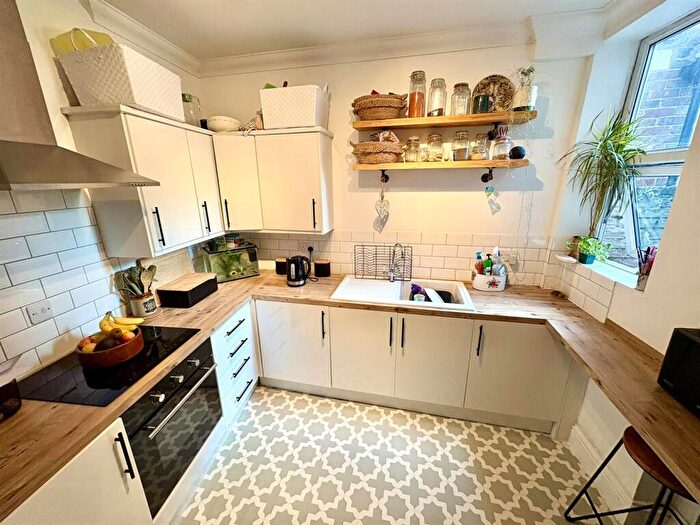 3 Bedroom Terraced House For Sale In Grayshott Road, Southsea, PO4