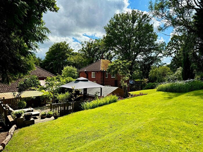 3 Bedroom Detached House For Sale In Bishops Green, Newbury, RG20