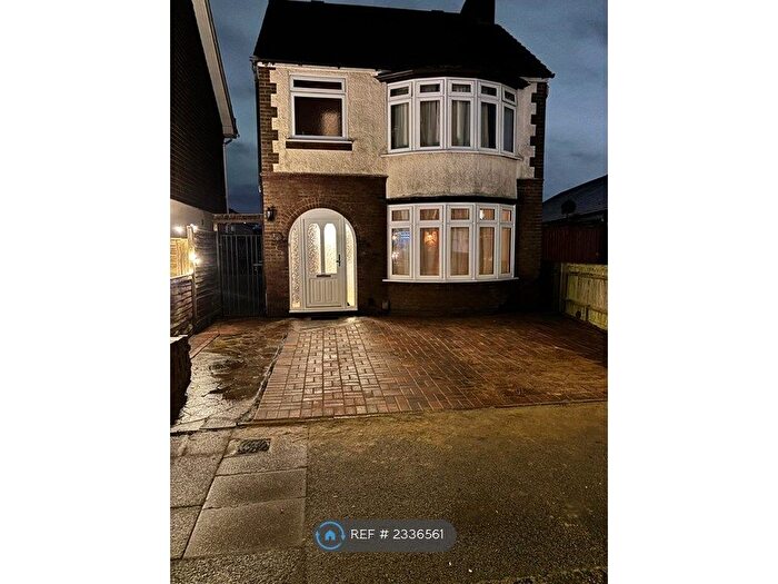 4 Bedroom Detached House To Rent In Lothair Road, Luton, LU2