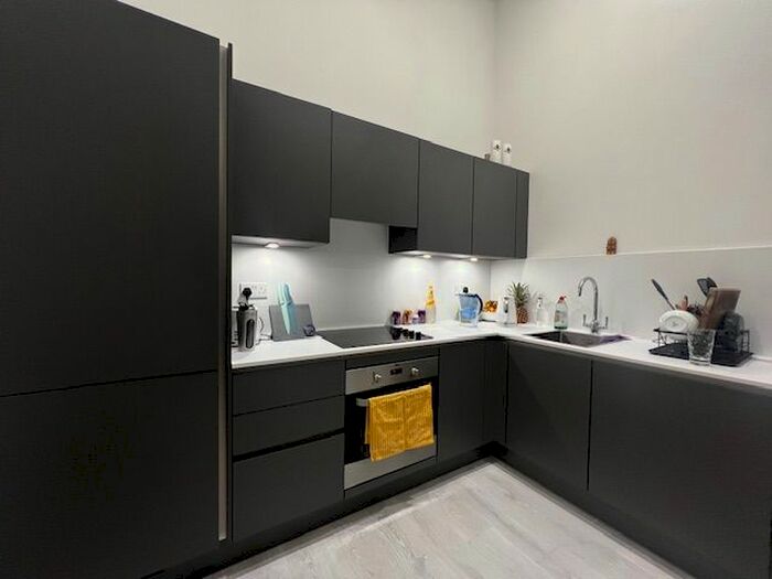 2 Bedroom Flat To Rent In Carnation Gardens, Hayes, UB3