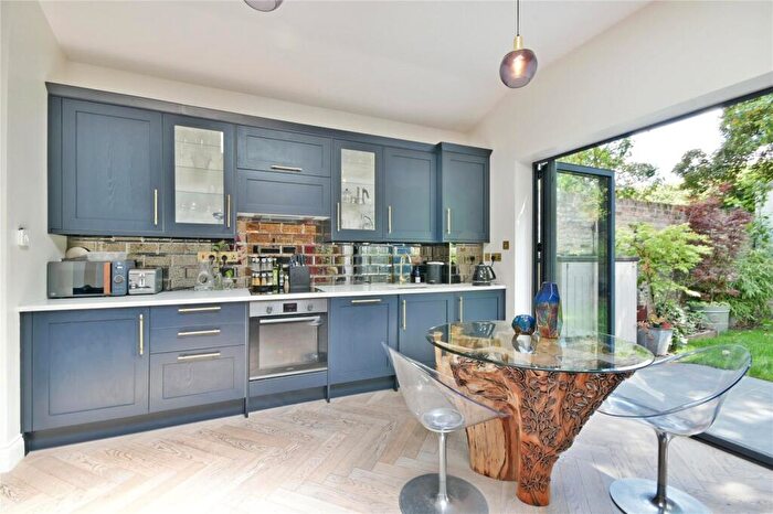 2 Bedroom Flat To Rent In Iverson Road, West Hampstead, NW6