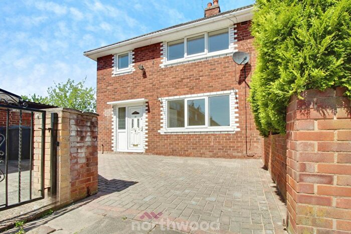 3 Bedroom Semi Detached House To Rent In Haynes Grove, Thorne, DN8