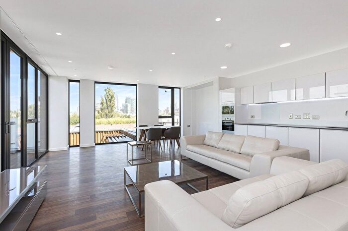 3 Bedroom Flat To Rent In Sitka House, Quebec Way, London, SE16