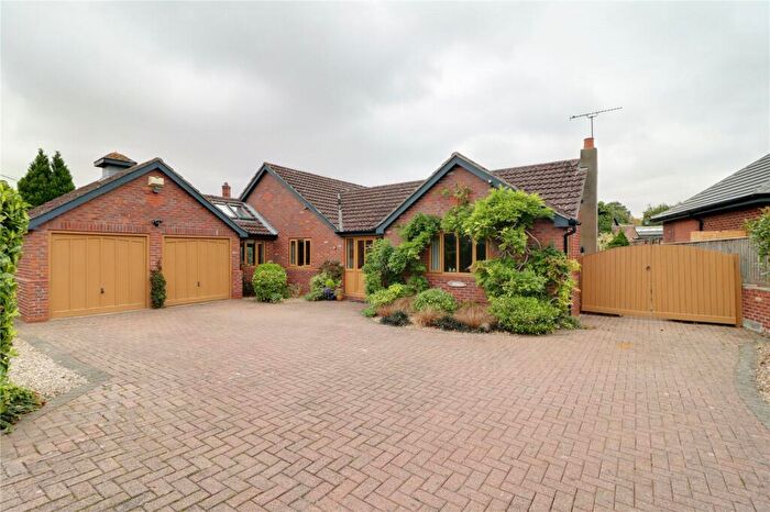 3 Bedroom Bungalow For Sale In Vicarage Road, Wrawby, Brigg, Lincolnshire, DN20