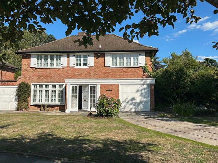 4 Bedroom Semi-Detached House To Rent In Clifford Avenue, BR7