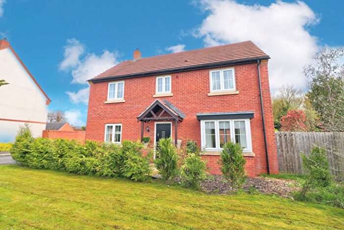 4 Bedroom Detached House For Sale In St. Helens Lane, Swadlincote, DE12