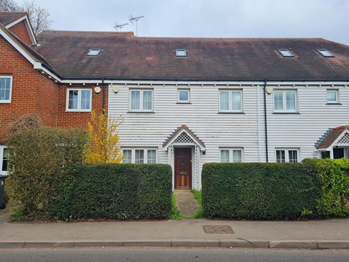 6 Bedroom Terraced House For Sale In Lenham Road, Headcorn, TN27