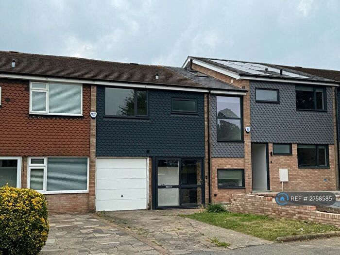 3 Bedroom Terraced House To Rent In Warminster Road, London, SE25
