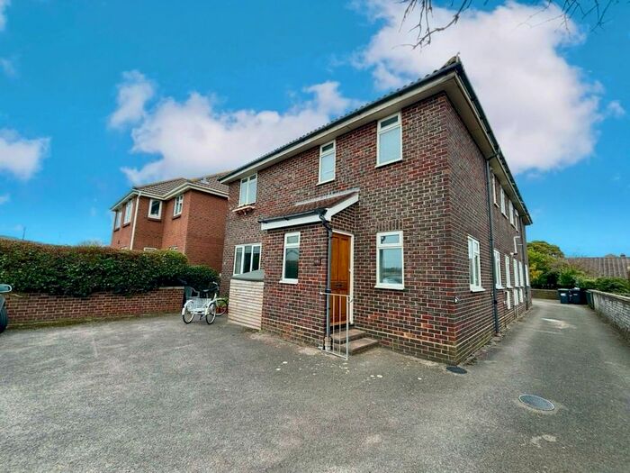 2 Bedroom Maisonette To Rent In Elm Grove, Hayling Island, PO11