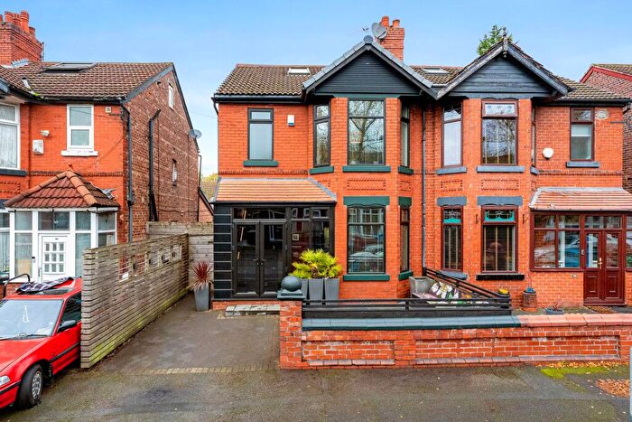 4 Bedroom Semi Detached House For Sale In Lindsay Avenue, Manchester, M19