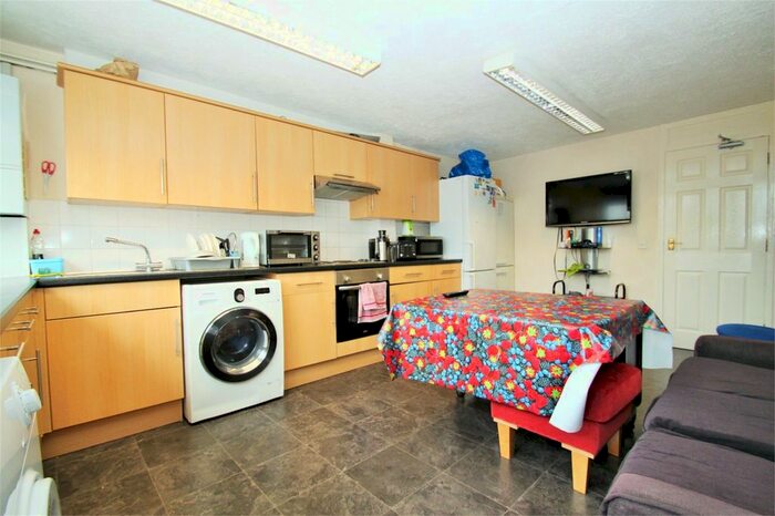 5 Bedroom Terraced House To Rent In Mayfield Close, Hillingdon, Uxbridge, UB10
