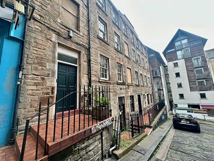 2 Bedroom Flat To Rent In Old Fishmarket Close, Edinburgh, EH1