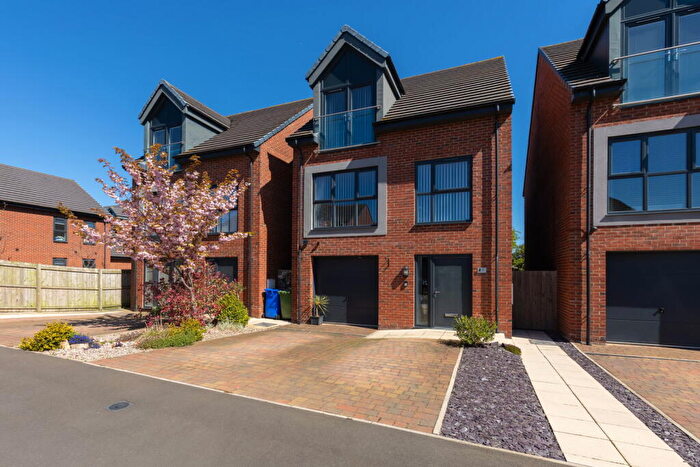3 Bedroom Detached House For Sale In Meadow View, Blyth, NE24