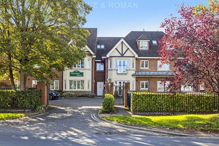 1 Bedroom Flat For Sale In Harroway Manor, Leatherhead, KT22