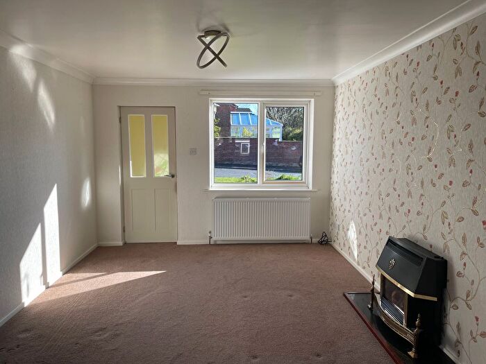 3 Bedroom Semi-Detached House To Rent In Kiln Croft, Clayton-Le-Woods, Chorley, PR6