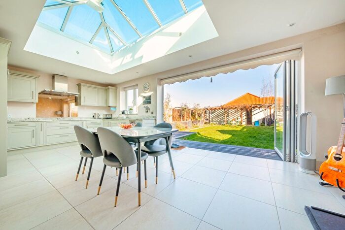 4 Bedroom Semi-detached Bungalow For Sale In Kingston Road, Ashford, TW15