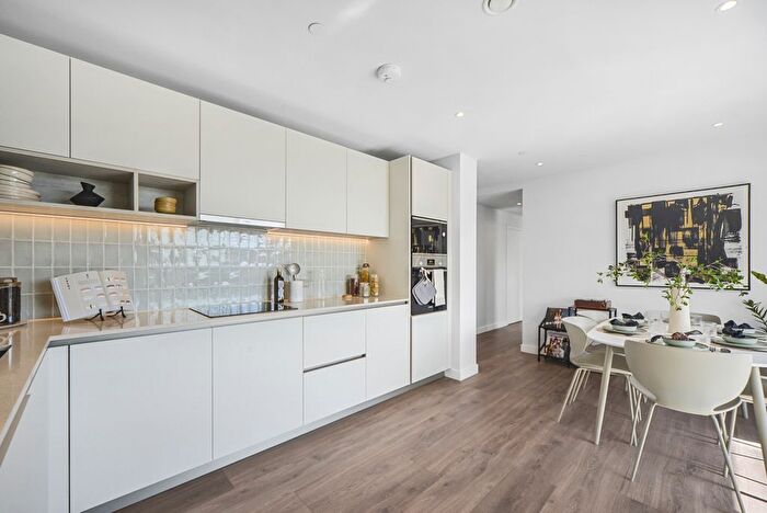 3 Bedroom Flat To Rent In Uncle, Deptford, SE8