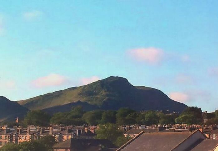 2 Bedroom Flat To Rent In Albert Place, Edinburgh, EH7