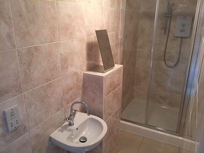 Apartment To Rent In Carlton Road, Polygon, Southampton, SO15