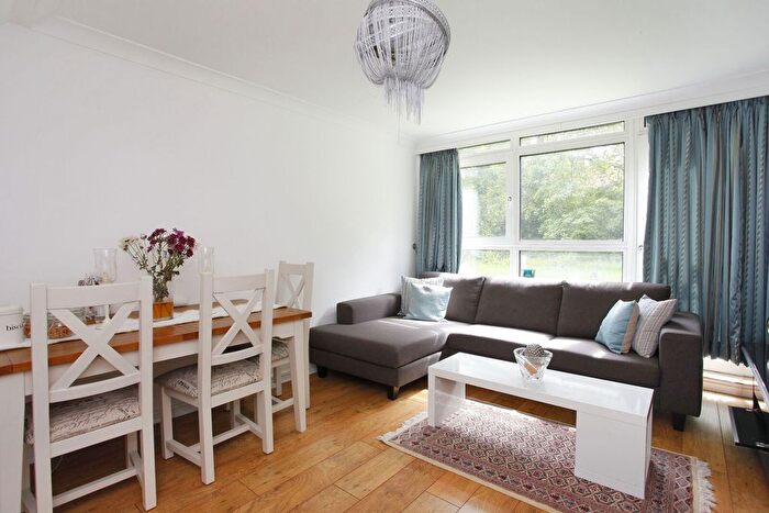 3 Bedroom Flat To Rent In Boundary Road, St John's Wood, London, NW8