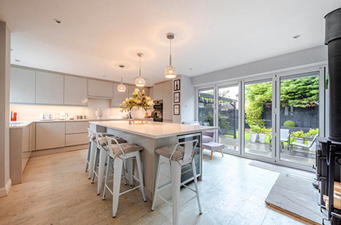 4 Bedroom Detached House For Sale In Dark Lane, Witney, Oxfordshire, OX28