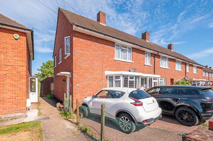 3 Bedroom Semi-Detached House For Sale In Barnfield Avenue, Mitcham, CR4