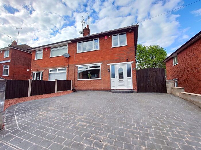 3 Bedroom Semi Detached House For Sale In Phillipson Way, Smallthorne, Stoke-On-Trent, ST6