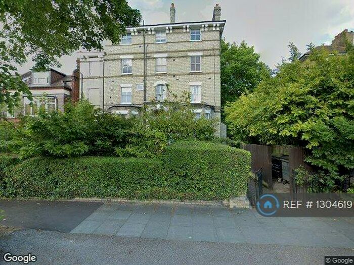 2 Bedroom Flat To Rent In Hever House, Surbiton, KT5