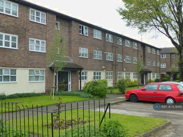 3 Bedroom Flat To Rent In Halidon Court, Bootle, L20