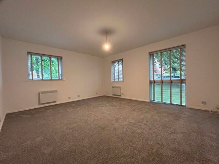 2 Bedroom Flat To Rent In Alma Road, Windsor, SL4