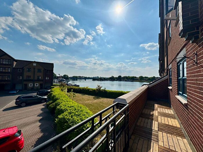 2 Bedroom Property To Rent In Riverdene Place, Southampton, SO18