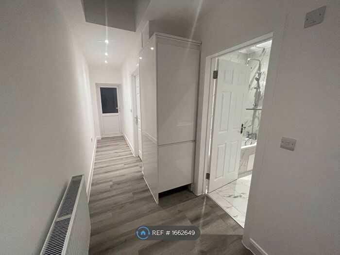 5 Bedroom Terraced House To Rent In Liverpool Road, Reading, RG1