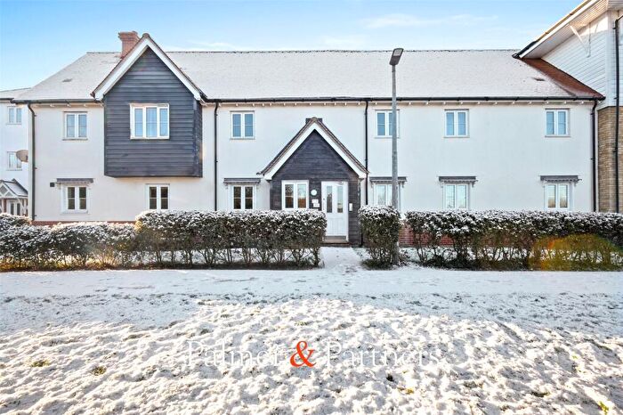 2 Bedroom Apartment For Sale In Iona Walk, Rowhedge, Colchester, Essex, CO5