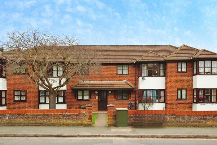 1 Bedroom Flat To Rent In Fryers Court, High Wycombe, HP12