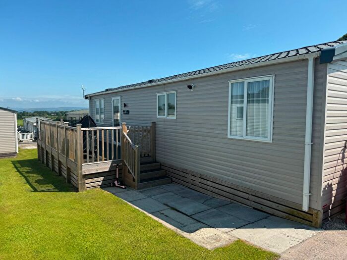 2 Bedroom Mobile/park Home For Sale In Merlewood Country Park, Cartford Lane, Little Eccleston, Preston, PR3