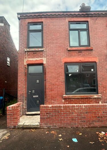 3 Bedroom End Of Terrace House To Rent In Whitegate Lane, Oldham, OL9
