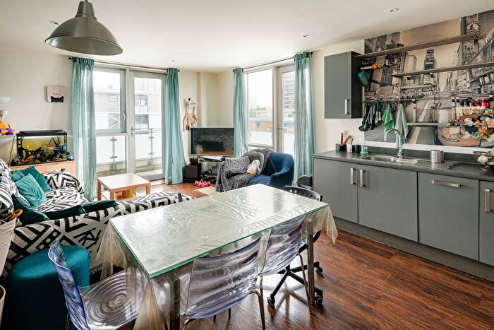 2 Bedroom Flat To Rent In Wise Road, London, E15